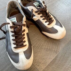 Puma Sneakers